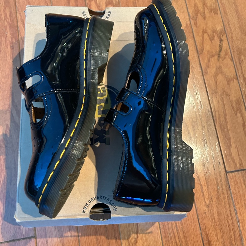 Dr Martens Patent Leather Mary Jane - brand new, never worn - size US9 Women’s - Picture 4 of 8